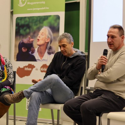 Csimpánzok nyomában Jane Goodallal Pécsett